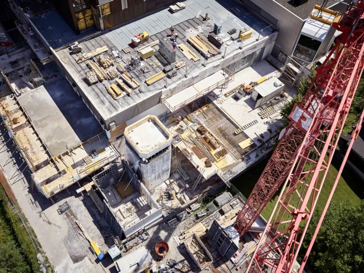 Krankenhaus Dornbirn Rhomberg Bau Vogelperspektive über Kran Krankenhaus Dornbirn Rhomberg Bau Vogelperspektive über Kran
